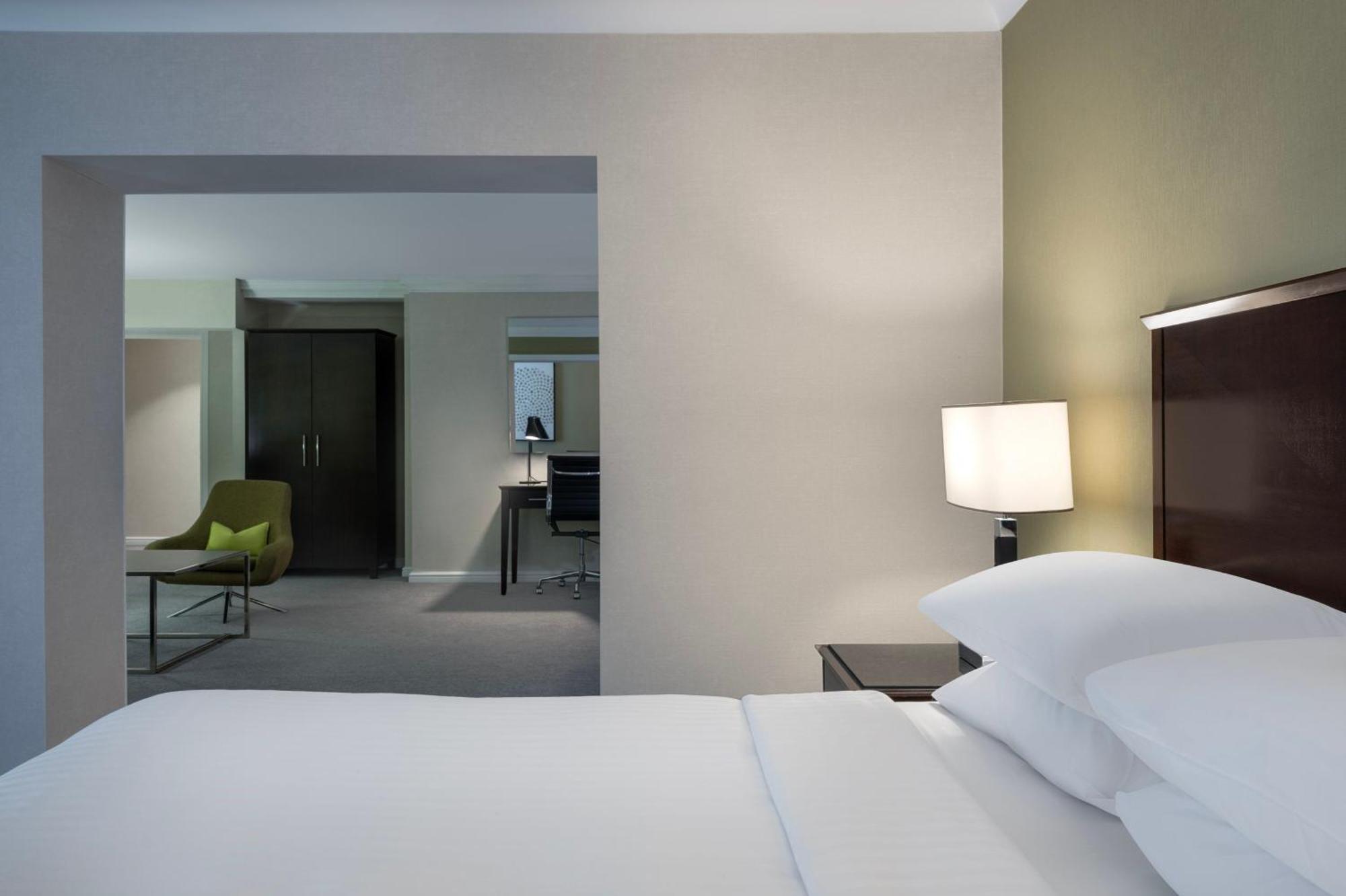 Delta Hotels By Marriott Manchester Airport Hale  Eksteriør bilde