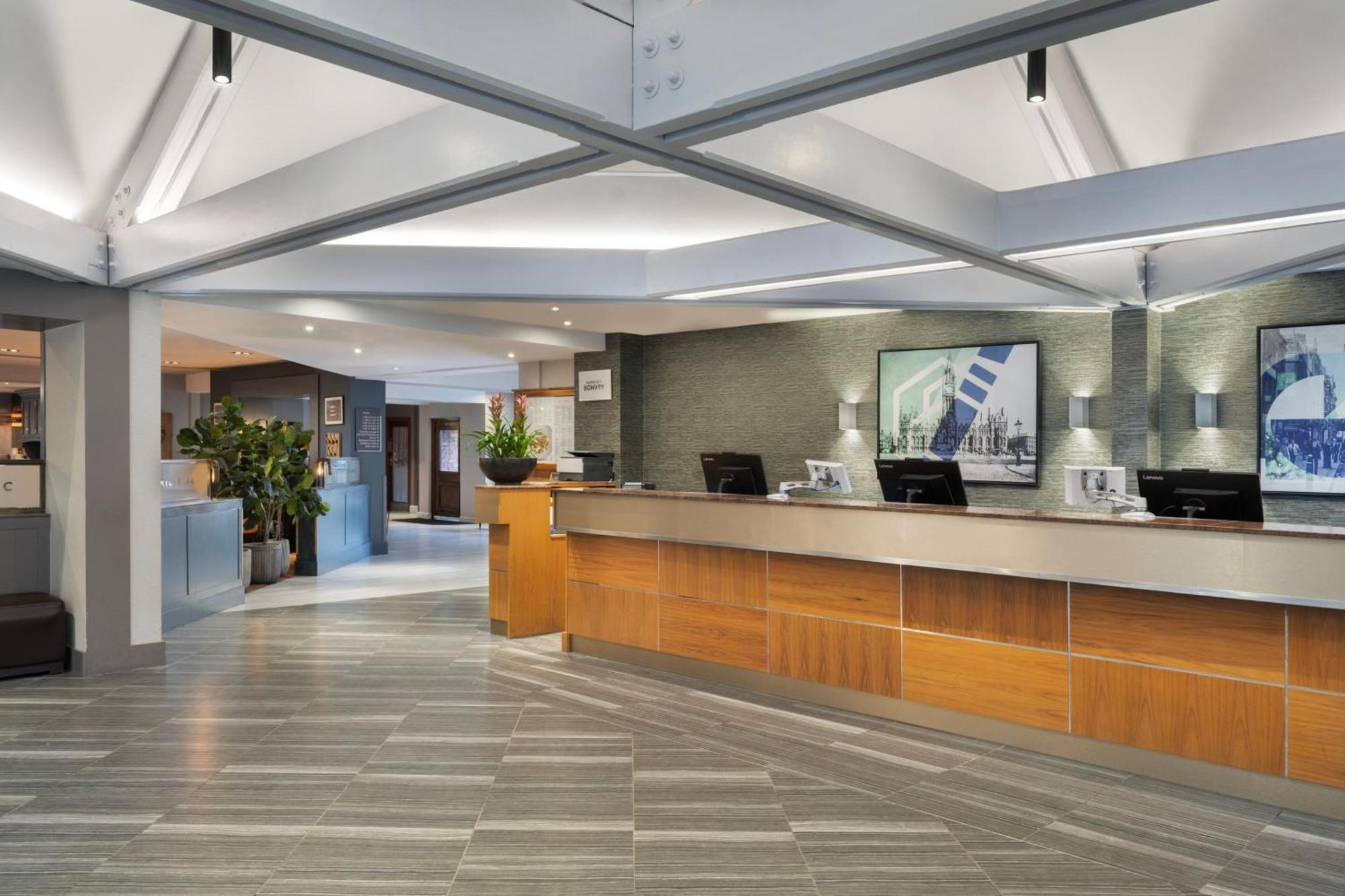 Delta Hotels By Marriott Manchester Airport Hale  Eksteriør bilde