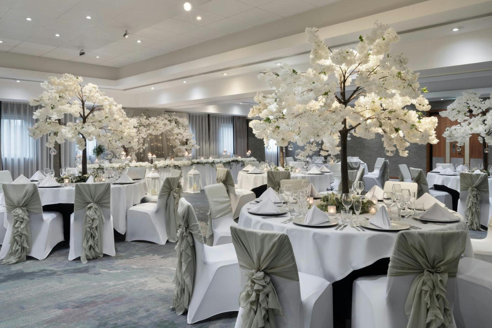 Delta Hotels By Marriott Manchester Airport Hale  Eksteriør bilde