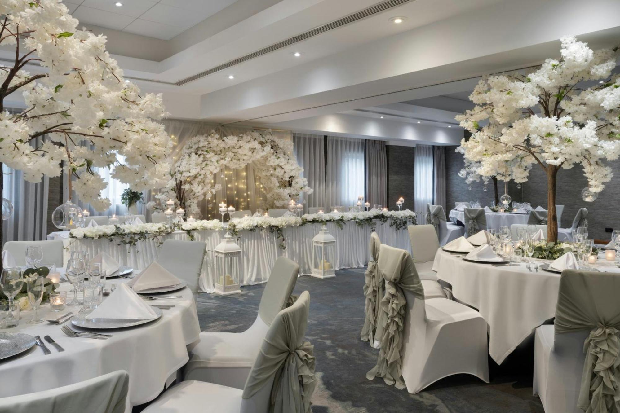 Delta Hotels By Marriott Manchester Airport Hale  Eksteriør bilde